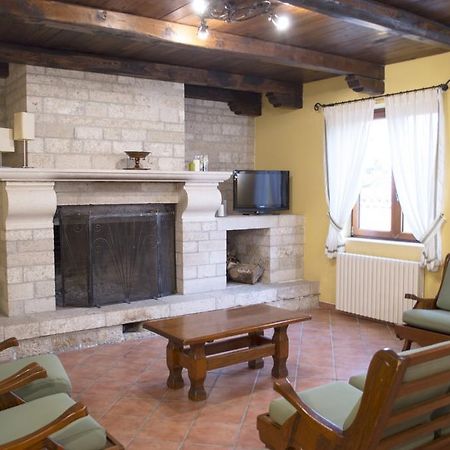 Отель Agriturismo Macchiacupa Ариано-Ирпино Экстерьер фото